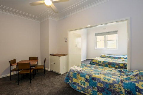 The Union Club Hotel - Holiday Sunshine Coast 3