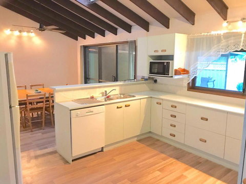 Kokomo - Sunshine Coast Tourism 2