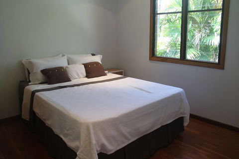 Beach House On Fox - Holiday Sunshine Coast 4