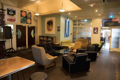 The Mile End Hotel - Holiday Sunshine Coast 6