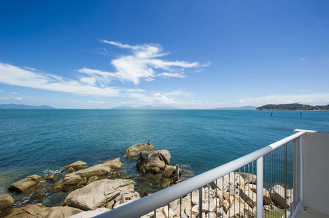 1 Bright Point Apartment 4202 - Sunshine Coast Tourism 0