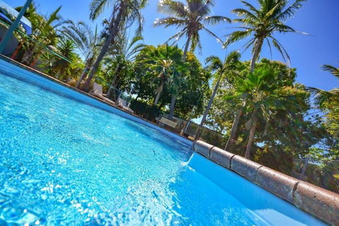 Ash's Holiday Units & Cafe - Holiday Sunshine Coast 3