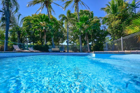 Ash's Holiday Units & Cafe - Holiday Sunshine Coast 2