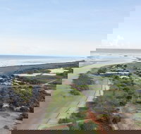 Ash's Holiday Units  Cafe - Holiday Sunshine Coast