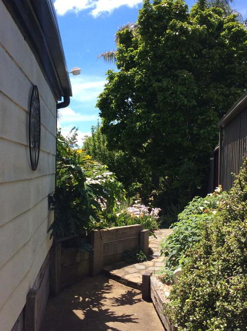A Suite Spot In The Hills - Holiday Sunshine Coast 3