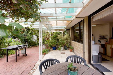 Beach Haven Studio - Sunshine Coast Tourism 4