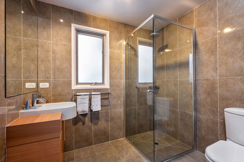 Alpenglow - Holiday Sunshine Coast 4