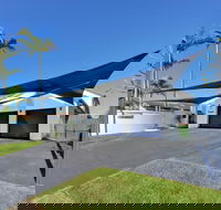 Mermaid Island Beach House - Sunshine Coast Tourism