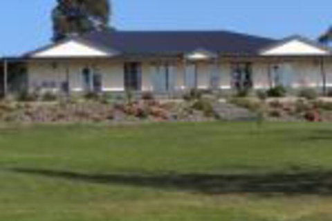 Nyora Lodge B & B - Sunshine Coast Tourism 0