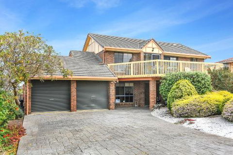 Encounter Bay Family Retreat - Sunshine Coast Tourism 5