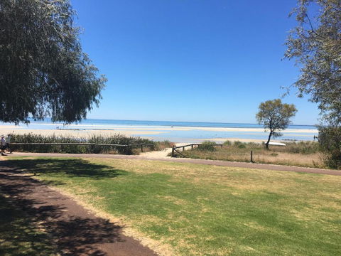 Beach House Dunsborough - Holiday Sunshine Coast 4