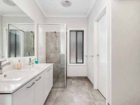 Beach Gum - Holiday Sunshine Coast 5