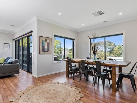 Beach Gum - Holiday Sunshine Coast 3