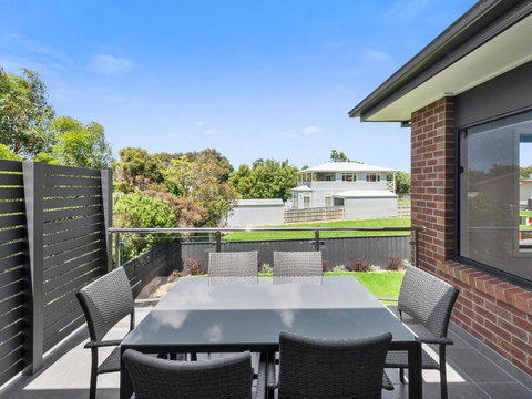 Beach Gum - Holiday Sunshine Coast 2