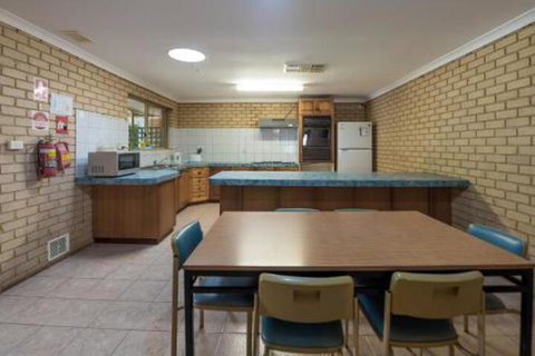 Rhodeside Lodge - Holiday Sunshine Coast 3