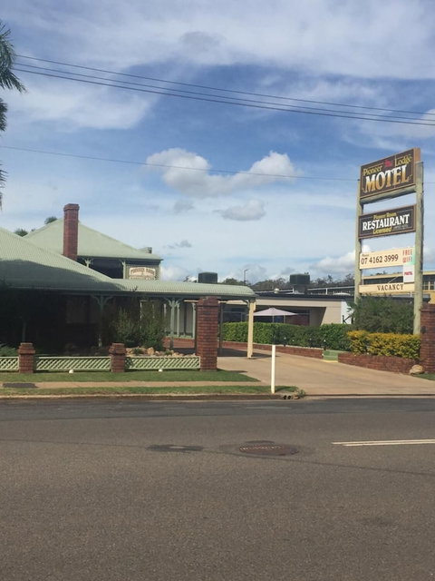 Pioneer Lodge Motel - Holiday Sunshine Coast 0