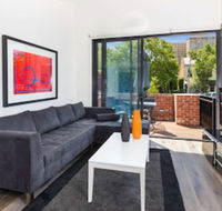 Class Style and Location in Carlton - Holiday Sunshine Coast