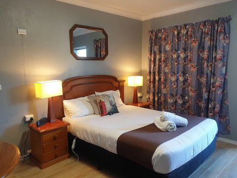 Valley View Motel - Sunshine Coast Tourism 5