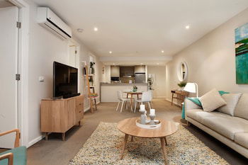 StayCentral On Nott St - Sunshine Coast Tourism 1
