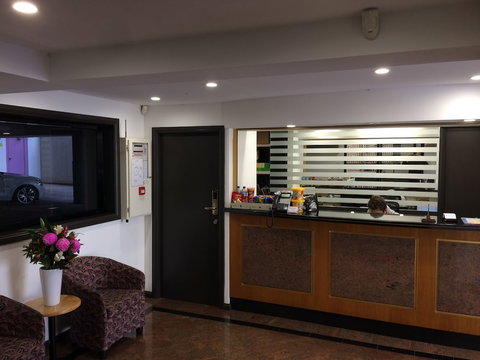 Edgecliff Lodge Motel - Sunshine Coast Tourism 2