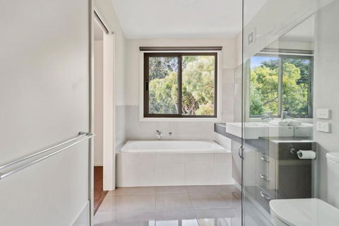 Amaroo - Holiday Sunshine Coast 5