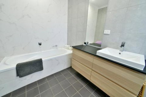 Great Northern Lodge - Sunshine Coast Tourism 4