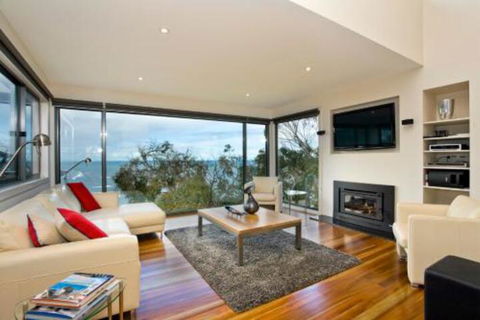 Azure - Holiday Sunshine Coast 0
