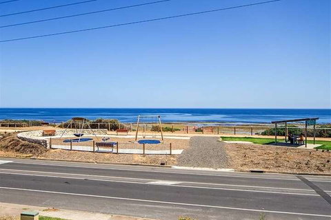 Sun & Fun - Sunshine Coast Tourism 3