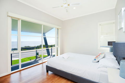 Salt - - Holiday Sunshine Coast 1