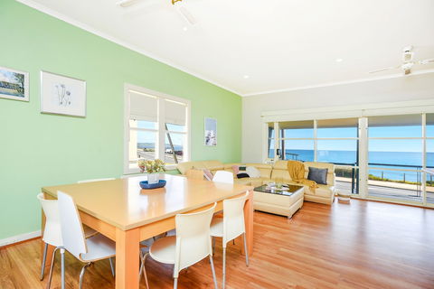 Salt - - Holiday Sunshine Coast 5