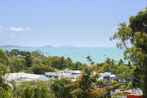 Airlie Harbour 3 Bedroom Apartment - Holiday Sunshine Coast 2