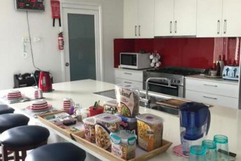 M & Ts Waterfront Bed & Breakfast - Holiday Sunshine Coast 3