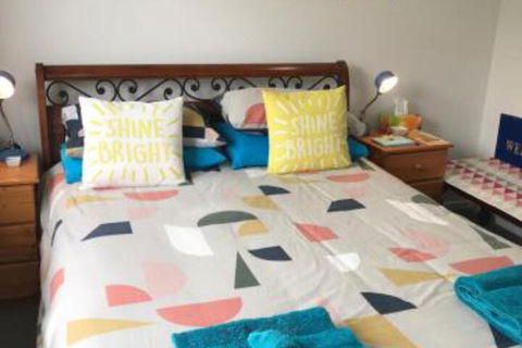 M & Ts Waterfront Bed & Breakfast - Holiday Sunshine Coast 7
