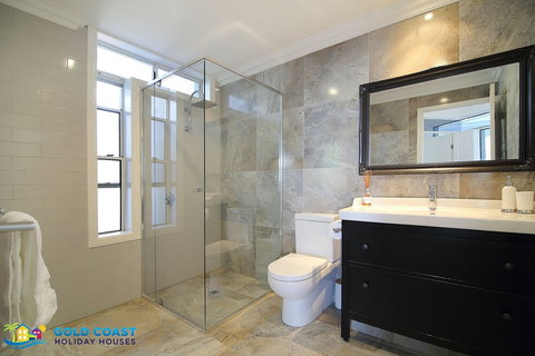 Hamptons Hideaway At The Cove - Holiday Sunshine Coast 3