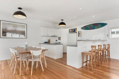 Art House - Holiday Sunshine Coast 5