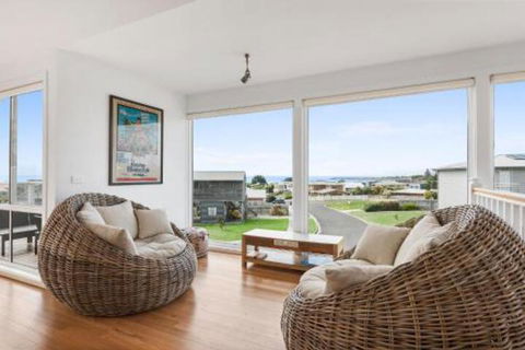 Art House - Holiday Sunshine Coast 4