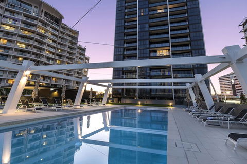 Avani Broadbeach Residences - Holiday Sunshine Coast 3
