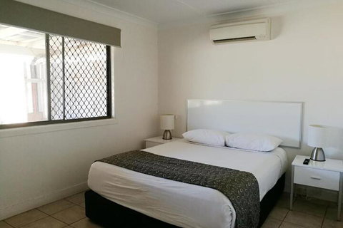 Augathella Motel & Caravan Park - Sunshine Coast Tourism 7
