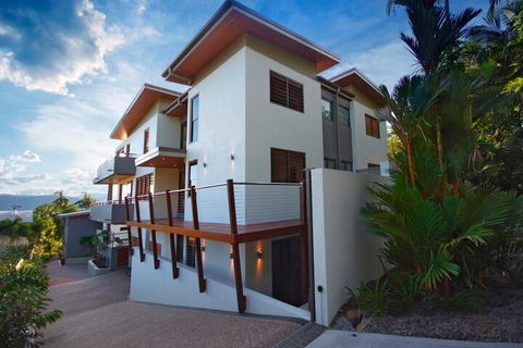 Villa One On Murphy Luxury Villa - Sunshine Coast Tourism 1