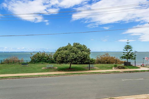 Amazing Ocean Views - Holiday Sunshine Coast 7