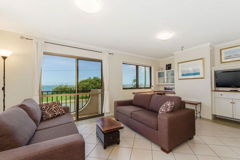 Amazing Ocean Views - Holiday Sunshine Coast 5