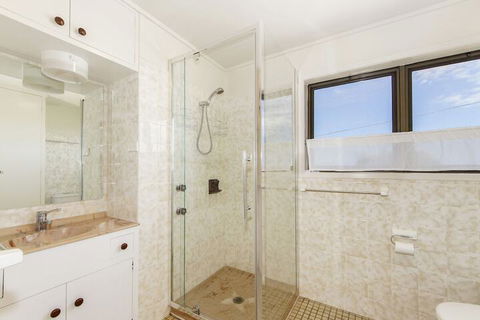 Amazing Ocean Views - Holiday Sunshine Coast 4