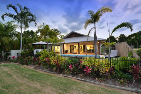 17 Cascade Luxury House On Fairway - Sunshine Coast Tourism 3
