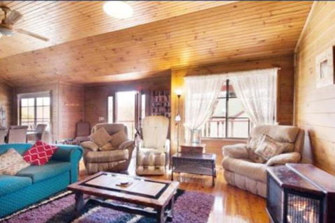 Abelia Lakeside No 2 Big Spa COTTAGE - Holiday Sunshine Coast 3