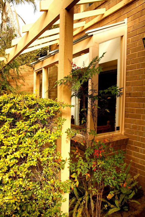 Adelaide Heritage Cottages & Apartments - Holiday Sunshine Coast 2