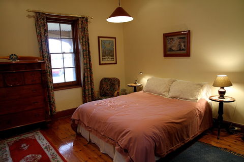 Adelaide Heritage Cottages & Apartments - Holiday Sunshine Coast 5