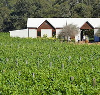 Vineyard Cottage at Upper Reach Winery - Holiday Sunshine Coast
