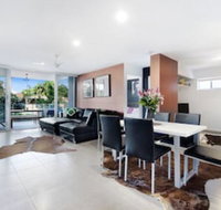 Waterford Private Apartments - Holiday Sunshine Coast