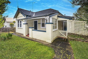 Allambee - Holiday Sunshine Coast 1