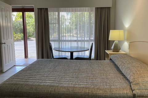 Crows Nest Motel - Holiday Sunshine Coast 7